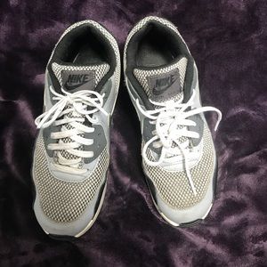 Size 6.5 youth Nike air max